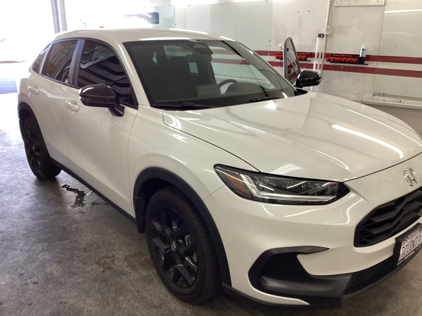 White Chrysler minivan from Superior’s window tint photo collection in Ontario