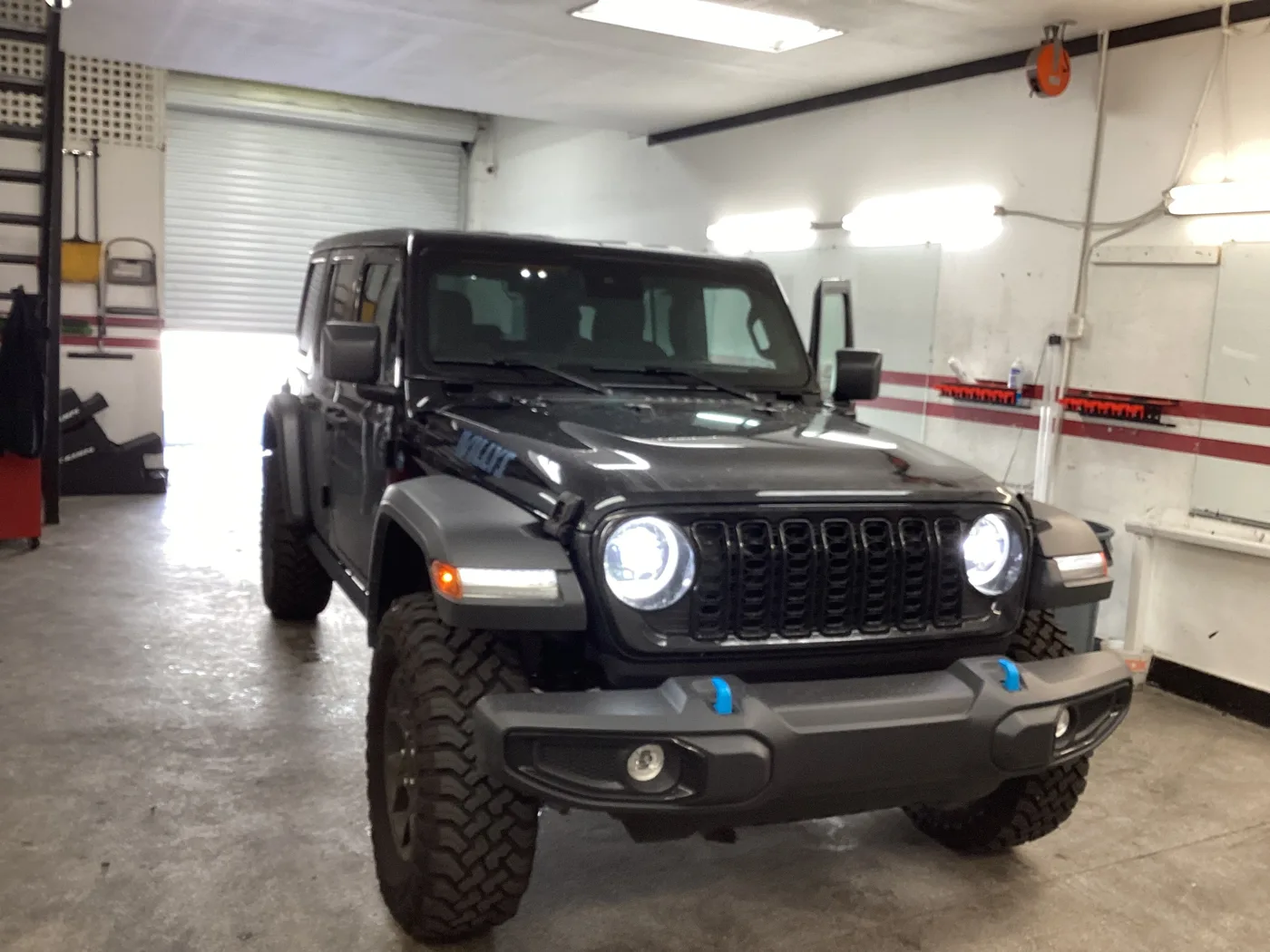 Jeep Wrangler from Superior’s window tint photo collection in Ontario
